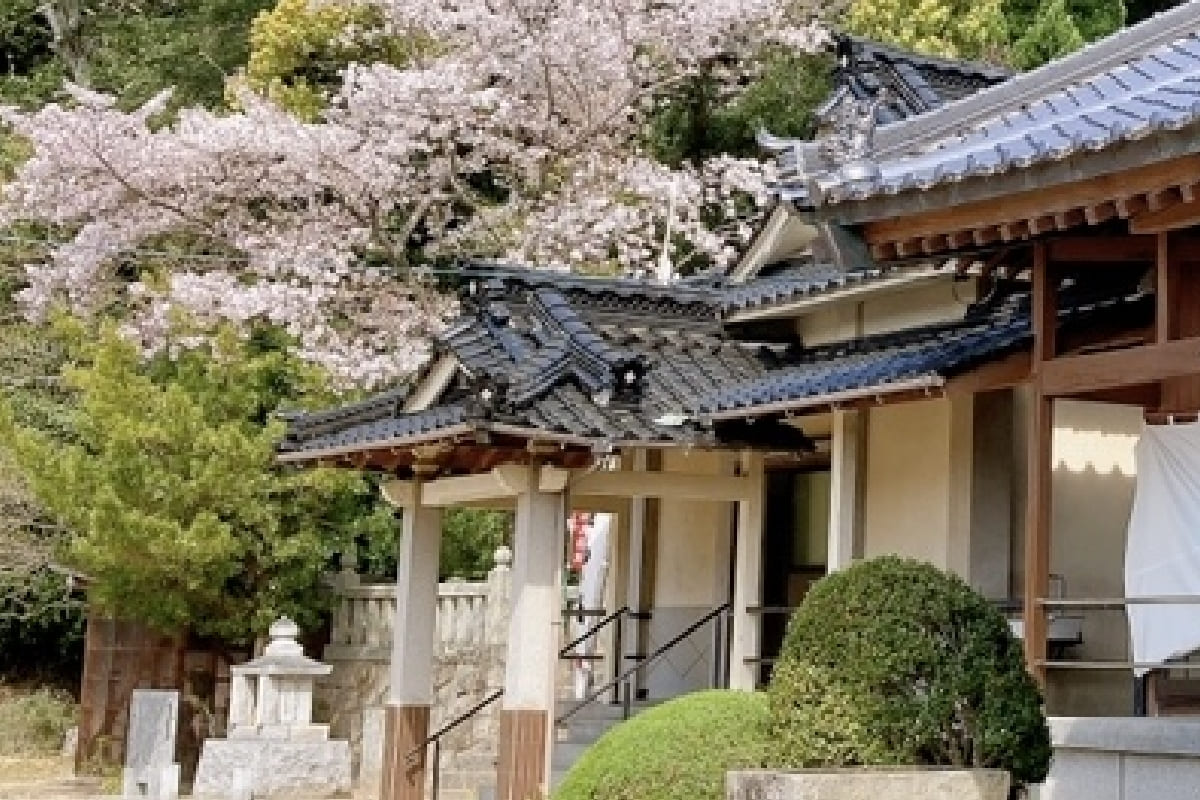 納骨位牌堂（乗雲閣）